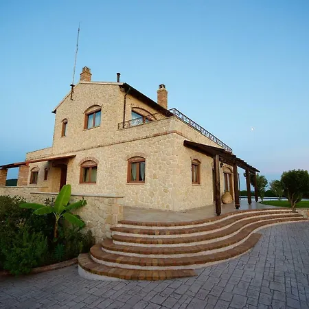 Petrino Villa Halikounas